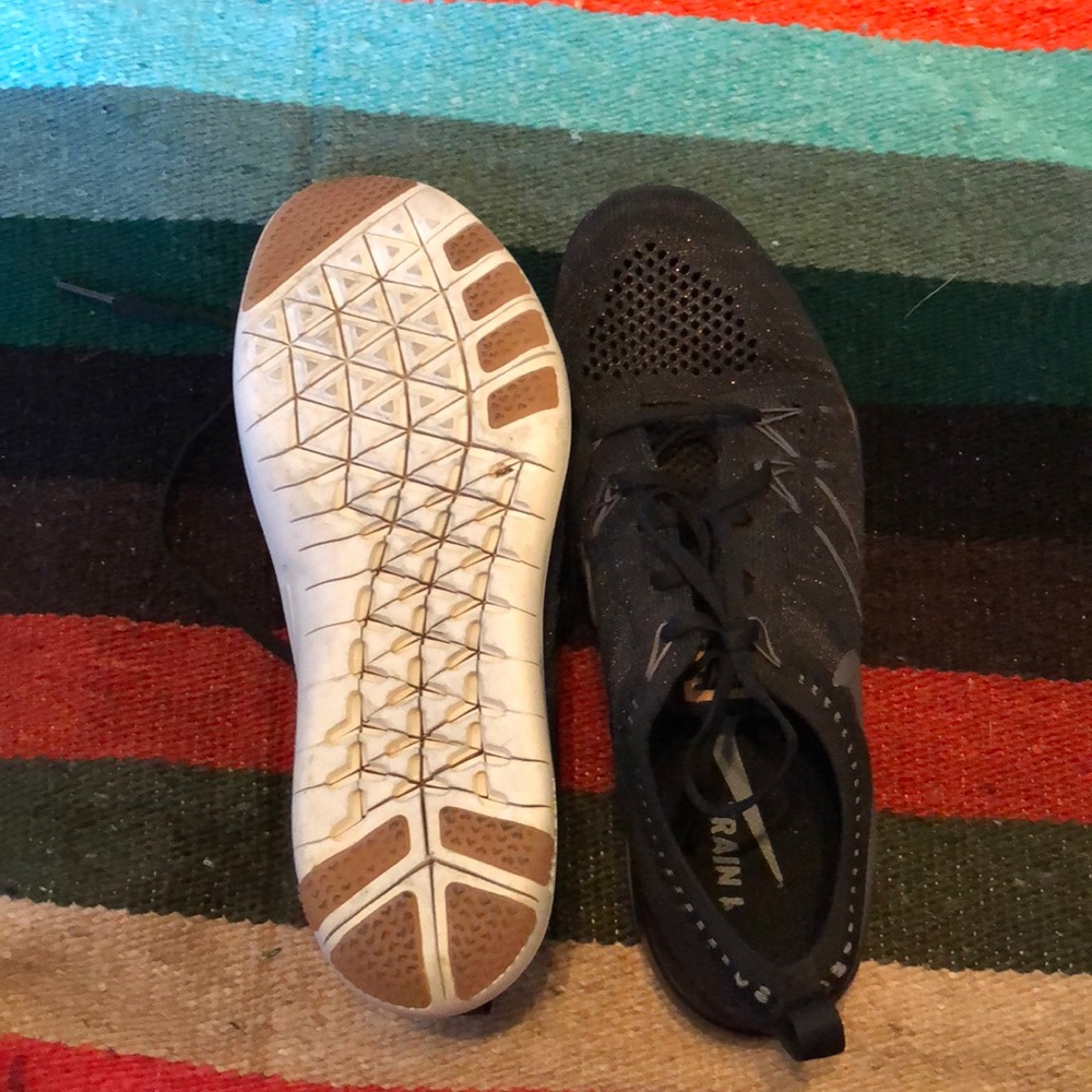 Nike Flyknit Running Shoes - Picture 4 of 5